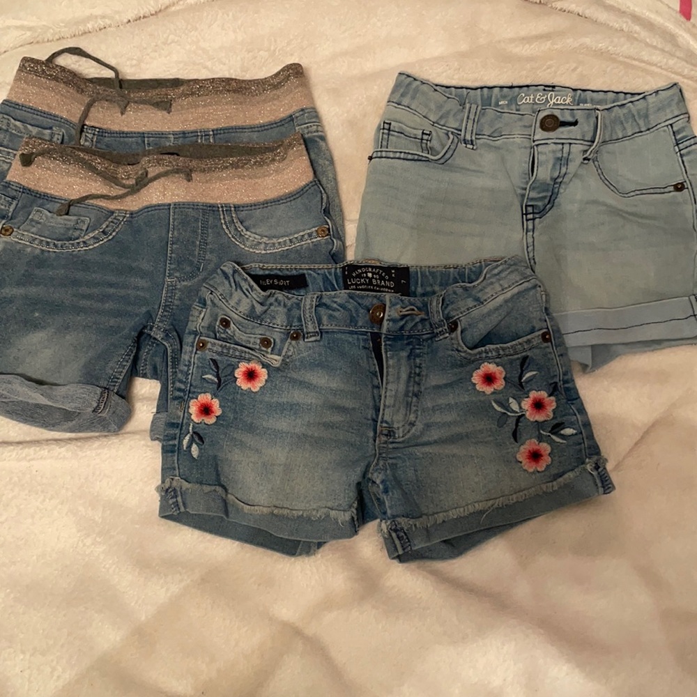 Girls shorts size 6/7 4pc